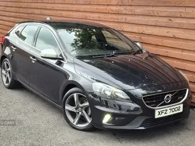 Used Volvo V40 R-Design 115 HP (84 kW) 2015 Black Hatchback