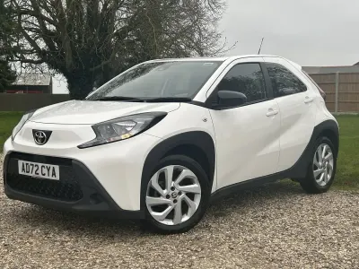 Used Toyota Aygo X PURE 72 HP (52 kW) 2023 White SUV