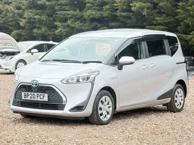 Used Toyota Sienta 101 HP (74 kW) 2020 Silver MPV