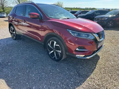 Used Nissan Qashqai S 110 HP (80 kW) 2018 Red SUV