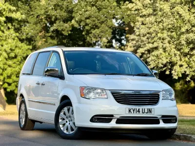 Used Chrysler Grand Voyager Limited 178 HP (130 kW) 2014 White MPV