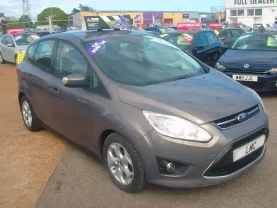 Usado Ford C-MAX Zetec 115 HP (84 kW) 2013 Castanho Monovolume