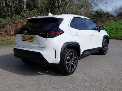 Used Toyota Yaris Cross Design 113 HP (83 kW) 2022 White SUV