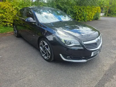 Begagnad Vauxhall Insignia Edition 136 HK (100 kW) 2016 Svart Halvkombi