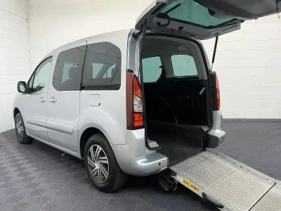 Used Citroën Berlingo Feel 95 HP (69 kW) 2018 Silver MPV