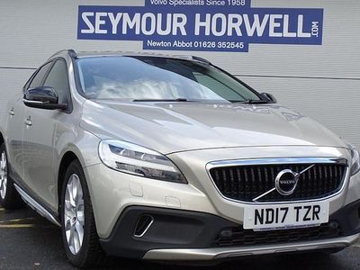 Used Volvo V40 152 HP (111 kW) 2017 Hatchback