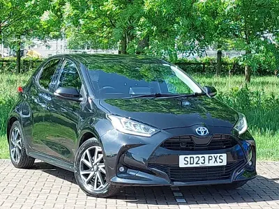 Second-hand Toyota Yaris Hybrid Design 116 CP (85 kW) 2023 Negru Hatchback