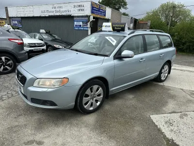 Used Volvo V70 SE 2007 Blue Estate