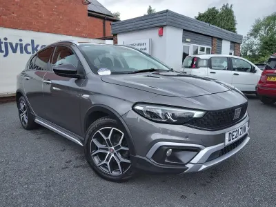 Used Fiat Tipo Cross 100 HP (73 kW) 2021 Grey Hatchback