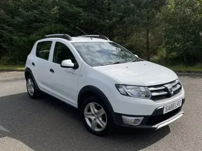 Used Dacia Sandero Lauréate 90 HP (66 kW) 2016 White Hatchback