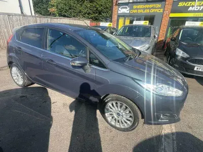 Used Ford Fiesta Titanium 125 HP (91 kW) 2014 Grey Hatchback