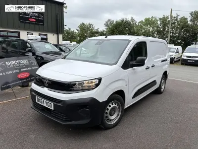 Used Vauxhall Combo 100 HP (73 kW) 2024 White MPV