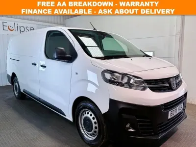 Used Vauxhall Vivaro S 150 HP (110 kW) 2021 White MPV