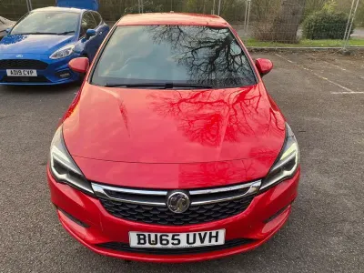 Używany Vauxhall Astra SRi 2016 Czerwony Hatchback