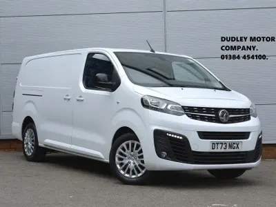 Second-hand Vauxhall Vivaro S 100 CP (73 kW) 2024 Alb Monovolum