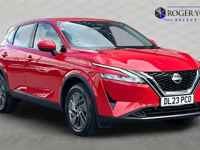 Used Nissan Qashqai Acenta Premium 158 HP (116 kW) 2023 Red SUV