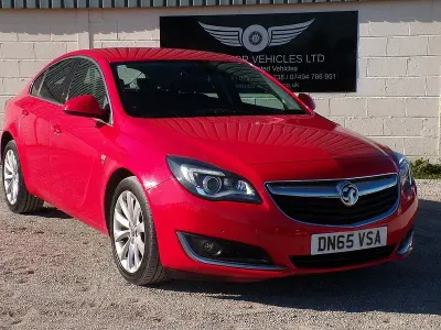 Second-hand Vauxhall Insignia Elite 163 CP (119 kW) 2015 Roșu Hatchback