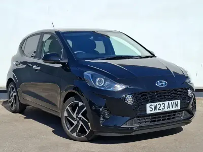 Używany Hyundai i10 Premium 67 KM (49 kW) 2023 Czarny Hatchback