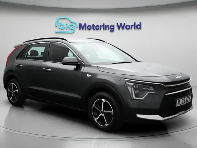 Używany Kia Niro 139 KM (102 kW) 2023 Szary SUV