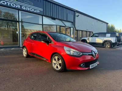 Used Renault Clio Dynamique 90 HP (66 kW) 2015 Red Hatchback