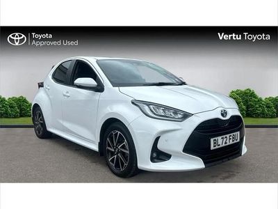 Used Toyota Yaris Hybrid Design 113 HP (83 kW) 2022 White Hatchback