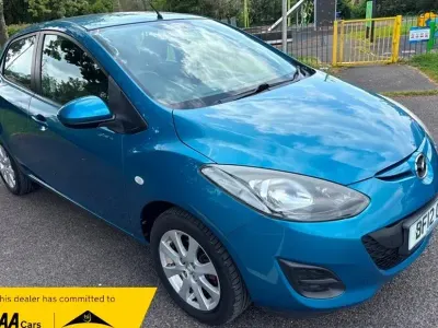 Begagnad Mazda 2 102 HK (75 kW) 2012 Blå Halvkombi