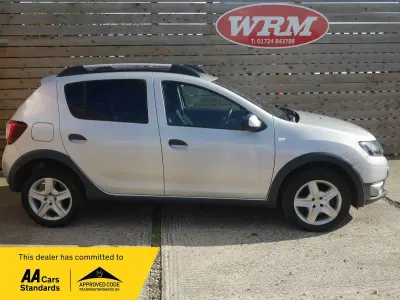 Used Dacia Sandero Lauréate 90 HP (66 kW) 2016 Silver Hatchback