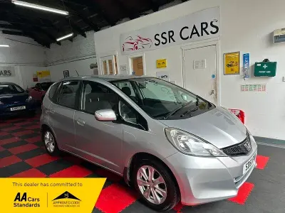 Used Honda Jazz ES 99 HP (72 kW) 2011 Silver Hatchback