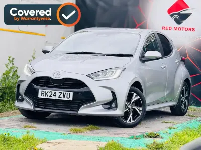 Used Toyota Yaris Hybrid Design 116 HP (85 kW) 2024 Silver Hatchback
