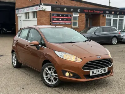 Second-hand Ford Fiesta Zetec 82 CP (60 kW) 2015 Maro Hatchback