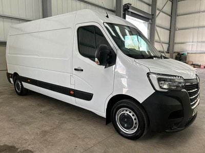 Used Renault Master Business 135 HP (99 kW) 2022 White MPV