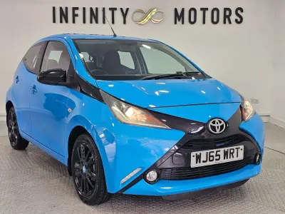 Gebraucht Toyota Aygo X-cite 69 PS (50 kW) 2015 Blau Kleinwagen