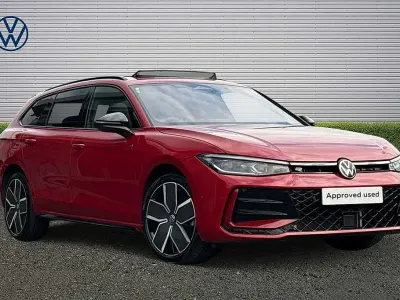 Used VW Passat Black Edition 204 HP (150 kW) 2026 Red Estate
