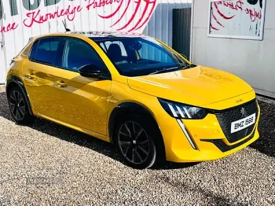 Used Peugeot 208 GTi 100 HP (73 kW) 2023 Yellow Hatchback