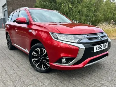 Used Mitsubishi Outlander P-HEV 2015 Red Estate