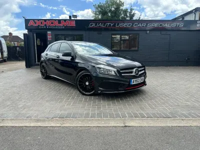 Käytetty Mercedes A200 AMG 2013 Musta Viistoperä