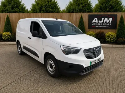 Used Vauxhall Combo 100 kW (136 HP) 2022 White MPV