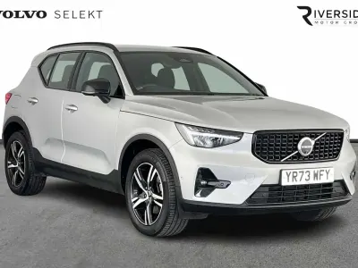 Usado Volvo XC40 Plus 2023 Prateado SUV