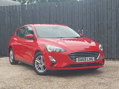Used Ford Focus Zetec 125 HP (91 kW) 2019 Red Hatchback