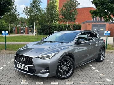 Infiniti Q30