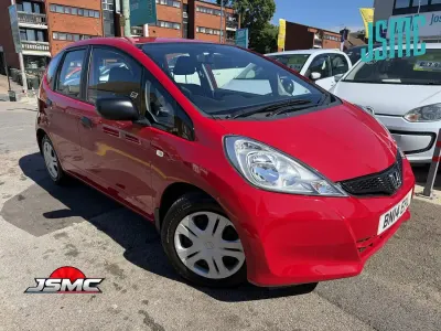 Used Honda Jazz S 90 HP (66 kW) 2014 Red Hatchback
