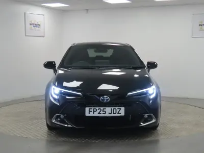 Used Toyota Corolla Design 140 HP (102 kW) 2025 Black Hatchback