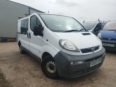 Second-hand Vauxhall Vivaro 82 CP (60 kW) 2006 Alb Monovolum