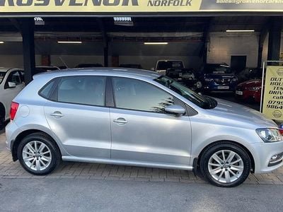 Used VW Polo SE 90 HP (66 kW) 2015 Silver Hatchback