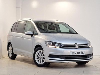 Begagnad VW Touran SE 110 HK (80 kW) 2016 Silver Minibuss