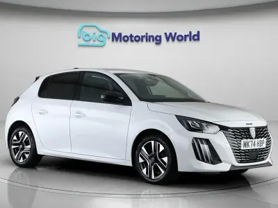 Used Peugeot 208 Allure 100 HP (73 kW) 2024 White Hatchback