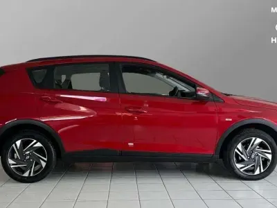 Usado Hyundai Bayon SE 100 HP (73 kW) 2023 Vermelho SUV