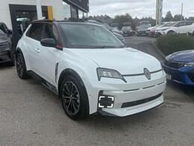 Arctic white with diamond black New 2025 Renault R5 Iconic Hatchback | £22,995 (Fair price)