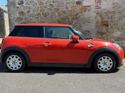 Used Mini ONE Classic 101 HP (74 kW) 2019 Orange Hatchback