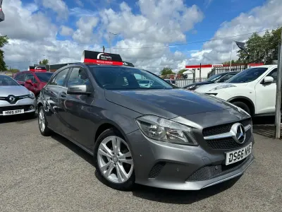 Używany Mercedes A180 Executive 2016 Szary Hatchback